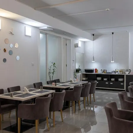 Hotel Garni 11tica Dm