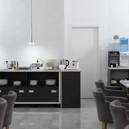 Garni 11tica Dm 노비사드