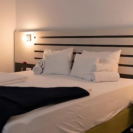 호텔 Garni 11tica Dm 노비사드