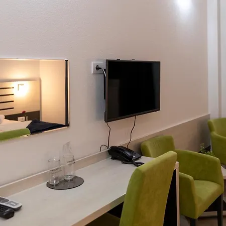 Hotel Garni 11tica Dm Novi Sad