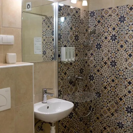 Hotel Garni 11tica Dm 3*
