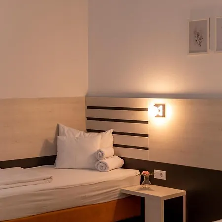 호텔 Garni 11tica Dm