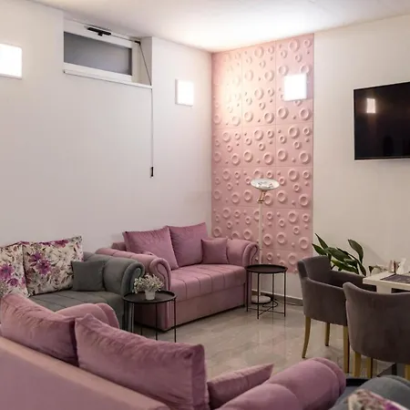 Hotel Garni 11tica Dm 3*