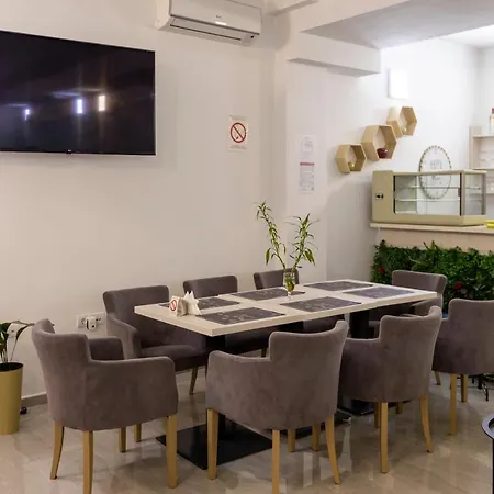 Hotel Garni 11tica Dm Novi Sad