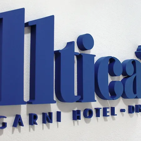 호텔 Garni 11tica Dm 3*
