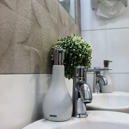 Garni 11tica Dm 노비사드