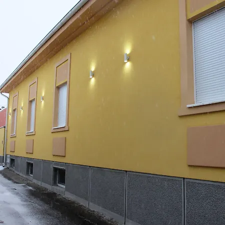 Garni 11tica Dm 호텔 노비사드