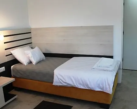 Hotel Garni 11tica Dm Novi Sad