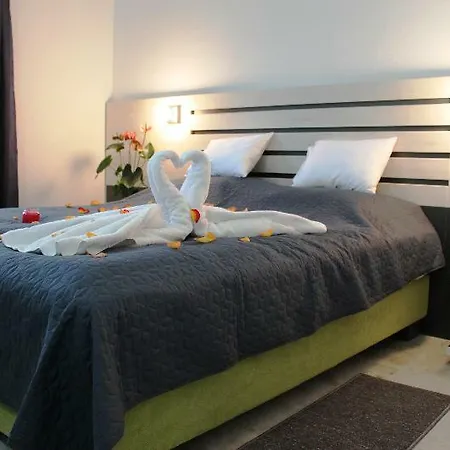 Hotel Garni 11tica Dm