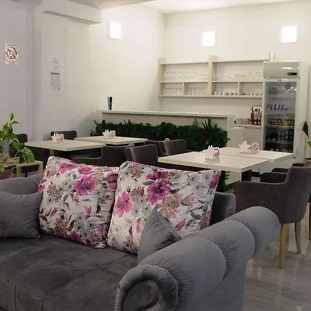 Garni 11tica Dm 3* Novi Sad