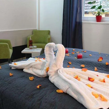 Garni 11tica Dm Hotel 3*