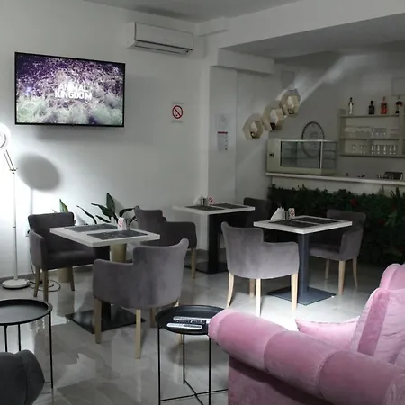 Hotel Garni 11tica Dm 3*